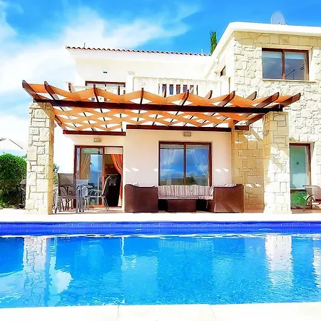 Villa Luxury With Private Pool In A Very Convenient Location In Coral Bay *