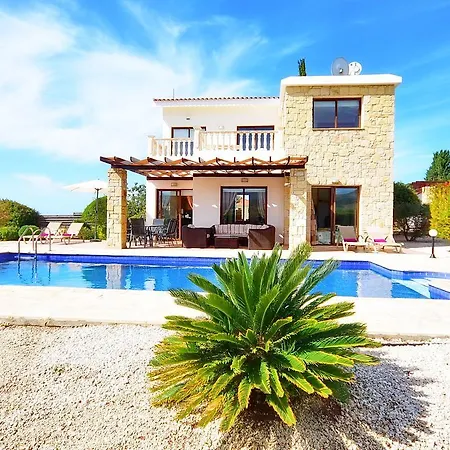 Villa Luxury With Private Pool In A Very Convenient Location In Coral Bay *