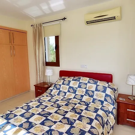 Villa Luxury With Private Pool In A Very Convenient Location In Coral Bay *